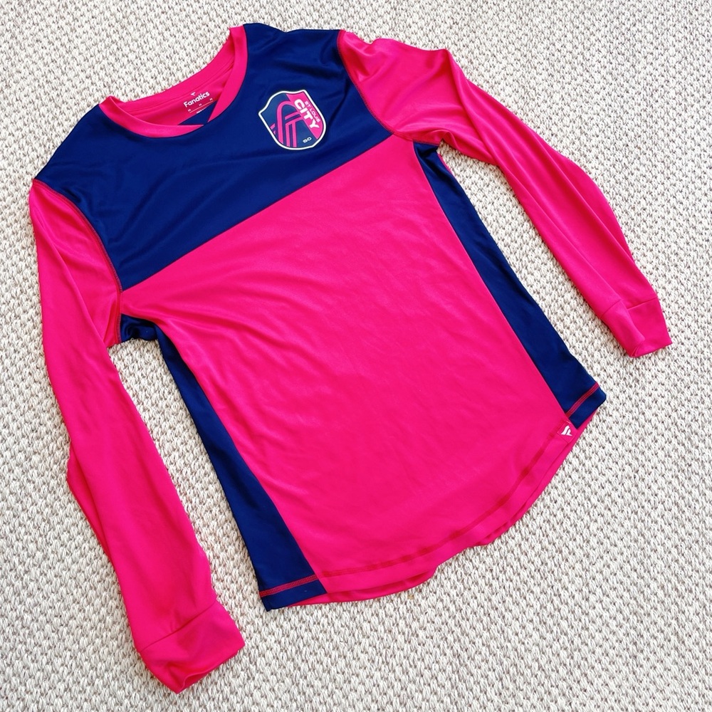 Fanatics St. Louis City SC Long Sleeve Performance Shirt Men’s Medium Pink Blue